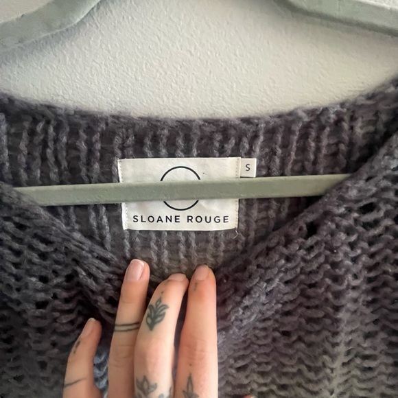 Over sized knitted sweater! - Picture 2 of 4